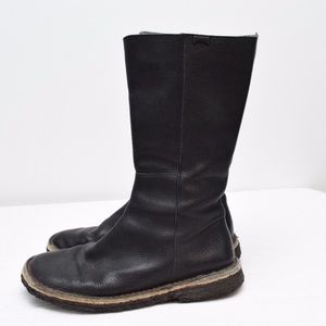 Camper. Size 38 (8). Black
